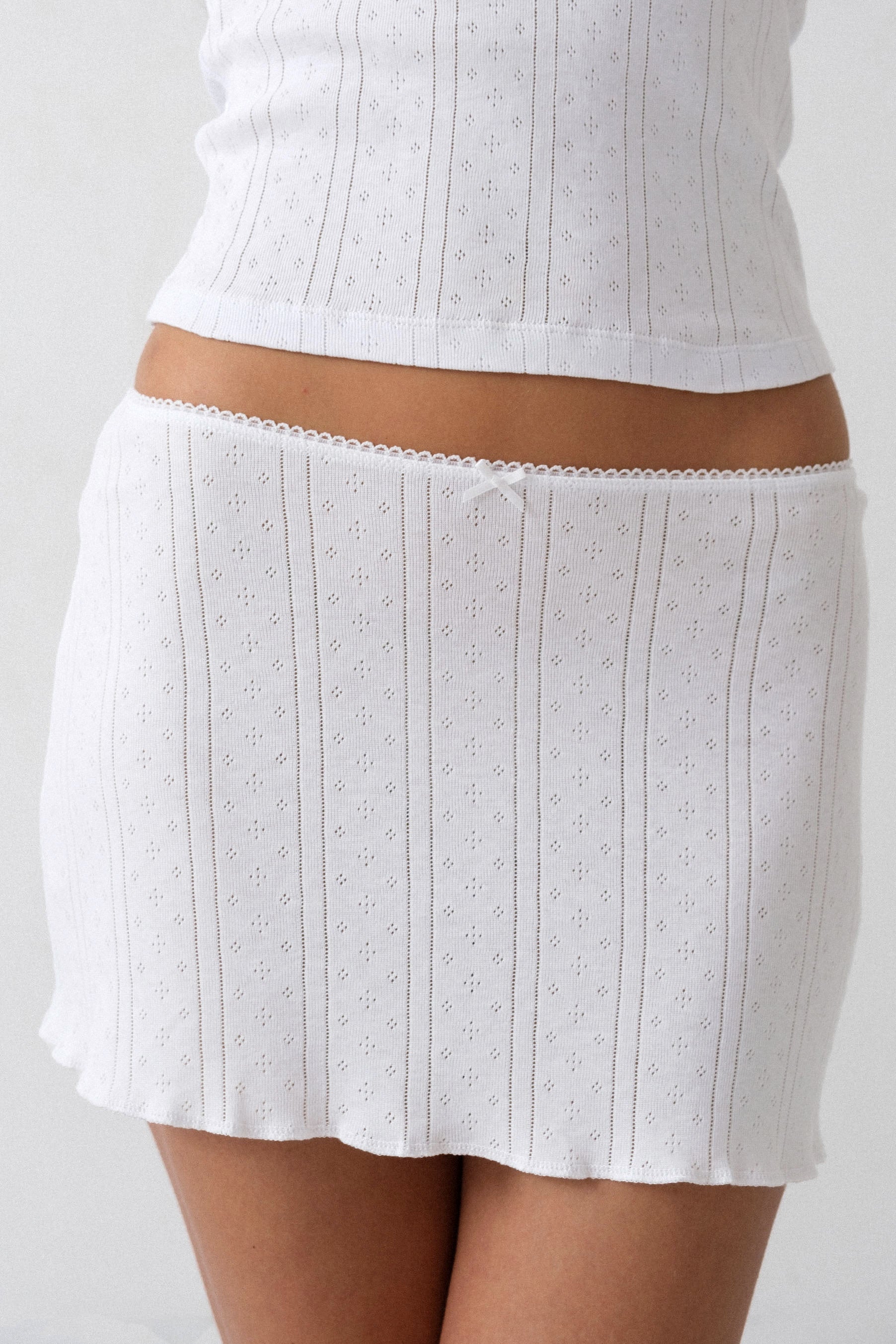 COME HITHER WHITE MINI SKIRT